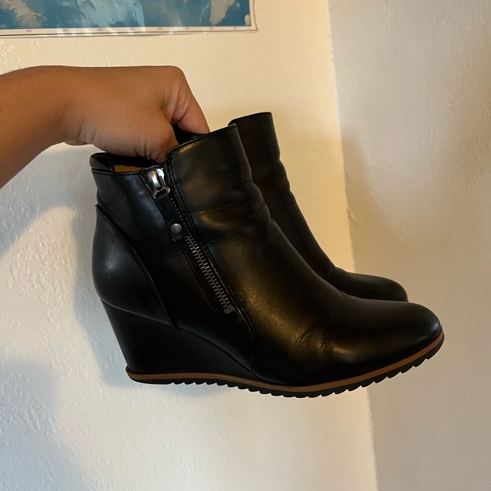 Naturalizer Soul Haley Black Wedge Ankle Boots size 8.5
